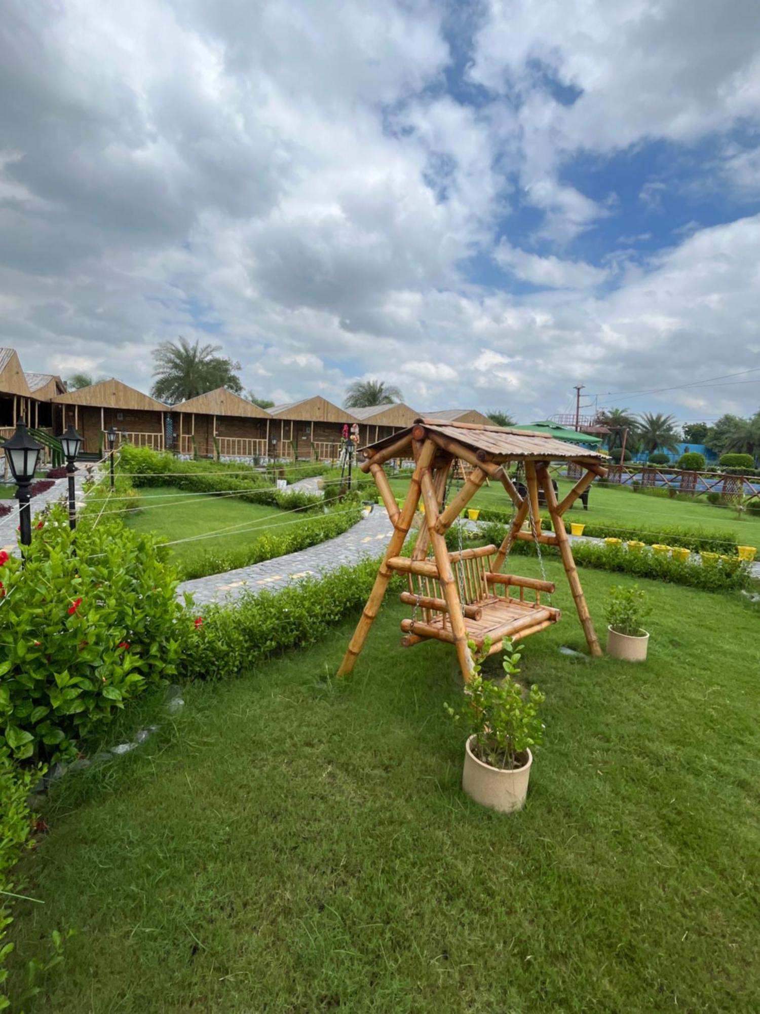Gopika Resort Vrindavan Exterior photo